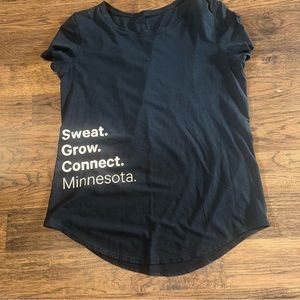 Womens lululemon shirt